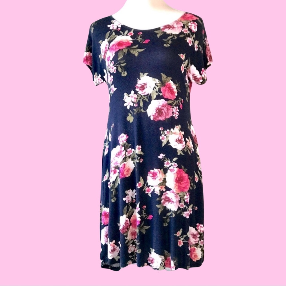 BOUTIQUE ITEM- Floral Navy Dress